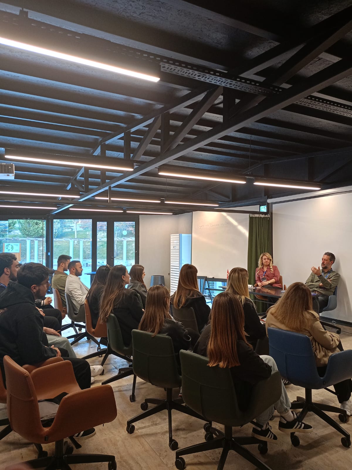 ÇASİAD ve ÇOMÜ Business Club İş Birliğiyle Düzenlenen Kariyer Akademisi Sertifika Töreni Gerçekleştirildi